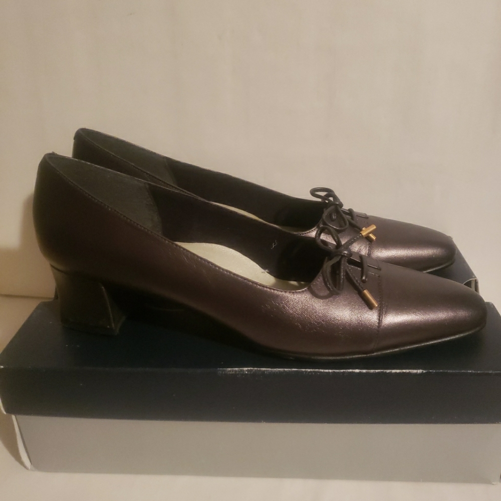 Selby Womens Shoes Pumps, Size 8 1/2 4A, Pewter Super Slim, Dressy